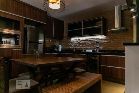 Casa para alugar com 200m², 3 quartos e 2 vagas Casa para alugar com 200m², 3 quartos e 2 vagasCozinha