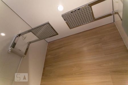 Casa para alugar com 200m², 3 quartos e 2 vagas Casa para alugar com 200m², 3 quartos e 2 vagasBanheiro da Suíte - Chuveiros