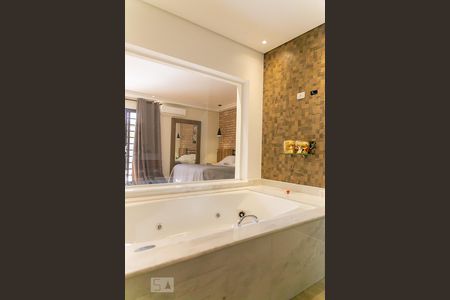 Casa para alugar com 200m², 3 quartos e 2 vagas Casa para alugar com 200m², 3 quartos e 2 vagasBanheiro da Suíte - Banheira