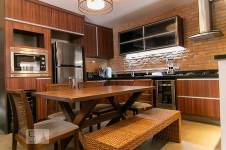 Casa para alugar com 200m², 3 quartos e 2 vagas Casa para alugar com 200m², 3 quartos e 2 vagasCozinha