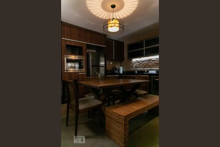 Casa para alugar com 200m², 3 quartos e 2 vagas Casa para alugar com 200m², 3 quartos e 2 vagasCozinha