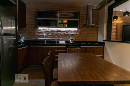 Casa para alugar com 200m², 3 quartos e 2 vagas Casa para alugar com 200m², 3 quartos e 2 vagasCozinha