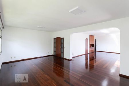 Salas - visão geral de apartamento para alugar com 4 quartos, 225m² em Serra, Belo Horizonte