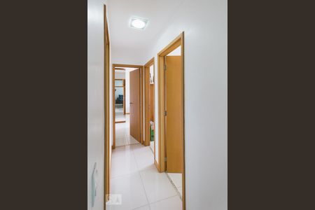 Corredor de apartamento para alugar com 3 quartos, 73m² em Jacarepaguá, Rio de Janeiro