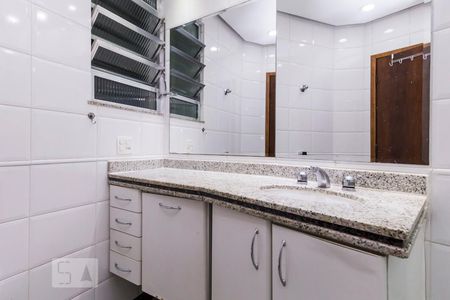 Banheiro de apartamento para alugar com 2 quartos, 80m² em Flamengo, Rio de Janeiro