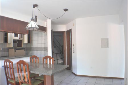 Sala/Cozinha de apartamento para alugar com 2 quartos, 84m² em Canasvieiras, Florianópolis