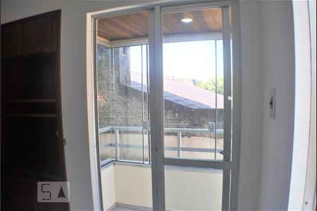 Porta Sacada Quarto 01 de apartamento para alugar com 2 quartos, 84m² em Canasvieiras, Florianópolis