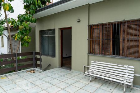 Varanda de casa à venda com 5 quartos, 240m² em Água Branca, São Paulo