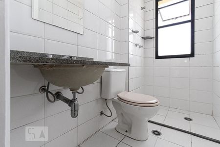 Banheiro de apartamento à venda com 2 quartos, 64m² em Canindé, São Paulo