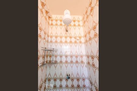 Banheiro de kitnet/studio para alugar com 1 quarto, 25m² em Carlos Prates, Belo Horizonte