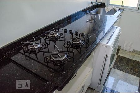 Detalhe cozinha de apartamento para alugar com 2 quartos, 56m² em Sarandi, Porto Alegre