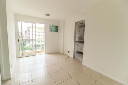 Sala de apartamento para alugar com 2 quartos, 50m² em Freguesia (jacarepaguá), Rio de Janeiro