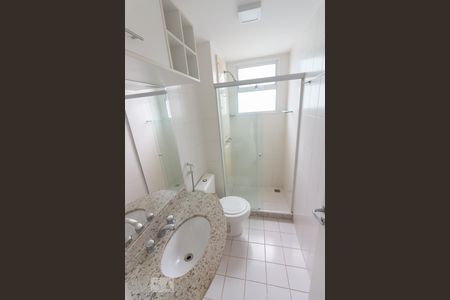 Banheiro suíte de apartamento à venda com 2 quartos, 77m² em Barra da Tijuca, Rio de Janeiro