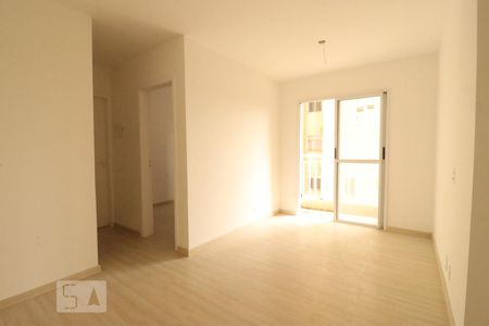 Sala de apartamento para alugar com 2 quartos, 50m² em Jardim Henriqueta, Taboão da Serra