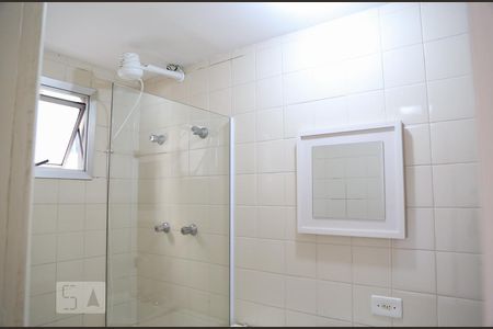 Banheiro de kitnet/studio para alugar com 1 quarto, 25m² em Vila Clementino, São Paulo