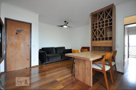 Sala de apartamento à venda com 2 quartos, 90m² em Vila Jequitibás, Campinas