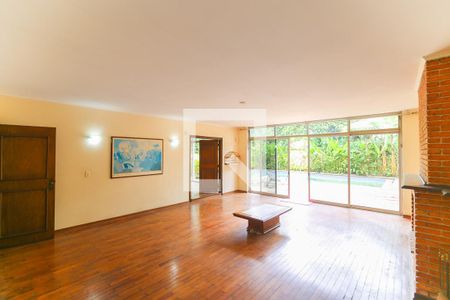 Casa à venda com 500m², 4 quartos e 3 vagasSala
