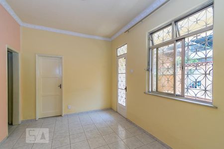 Sala de casa à venda com 2 quartos, 70m² em Ramos, Rio de Janeiro