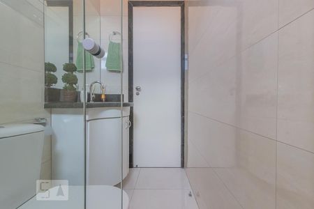 Banheiro de apartamento à venda com 3 quartos, 75m² em Minas Brasil, Belo Horizonte