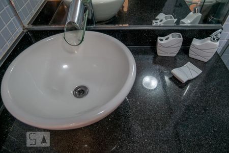 Apartamento para alugar com 55m², 1 quarto e 1 vaga Apartamento para alugar com 55m², 1 quarto e 1 vagaBanheiro da suíte - Torneira