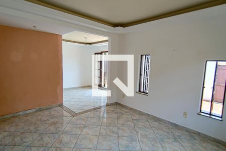 Sala de casa à venda com 3 quartos, 360m² em Taquara, Rio de Janeiro