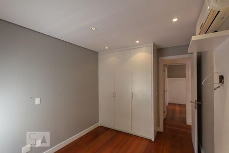 Suite de apartamento para alugar com 3 quartos, 130m² em Real Parque, São Paulo