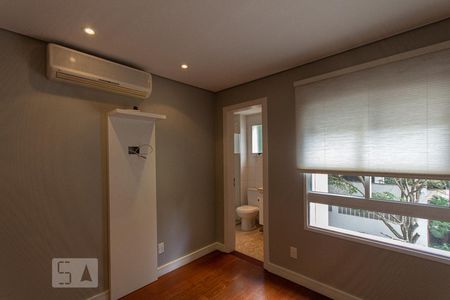 Suite de apartamento para alugar com 3 quartos, 130m² em Real Parque, São Paulo