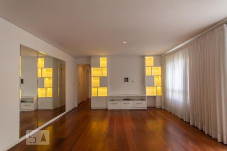 Sala de apartamento para alugar com 3 quartos, 130m² em Real Parque, São Paulo