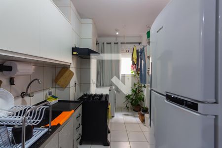 Cozinha  de apartamento à venda com 2 quartos, 40m² em Jardim das Flores, Osasco