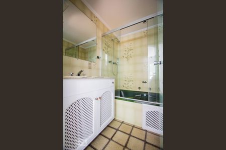 Banheiro Suíte de apartamento para alugar com 3 quartos, 134m² em Laranjeiras, Rio de Janeiro