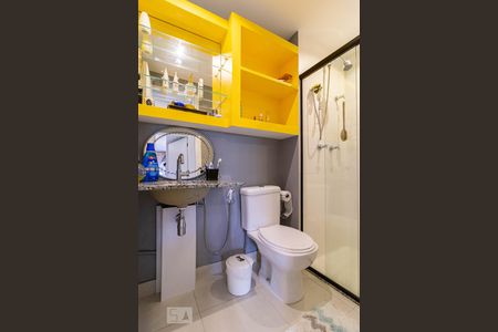 Banheiro do Corredor de apartamento à venda com 2 quartos, 67m² em Alphaville, Barueri