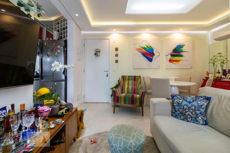 Sala de apartamento à venda com 2 quartos, 67m² em Alphaville, Barueri