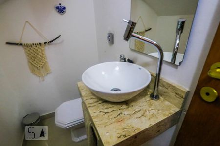 Lavabo de casa para alugar com 3 quartos, 160m² em Jardim da Glória, São Paulo