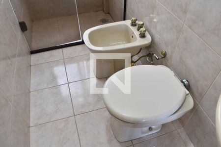 Banheiro Suíte de apartamento para alugar com 3 quartos, 130m² em Centro, Curitiba