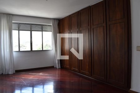 Suíte de apartamento para alugar com 3 quartos, 130m² em Centro, Curitiba