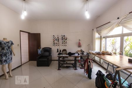 Sala de casa para alugar com 3 quartos, 200m² em Quarta Parada, São Paulo
