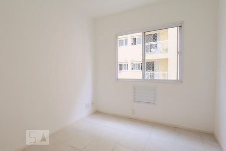 Quarto 1 de apartamento para alugar com 2 quartos, 55m² em Pechincha, Rio de Janeiro