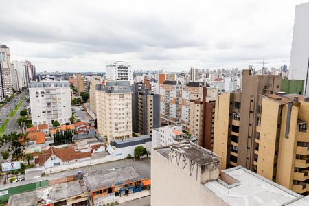 Vista da Sala de kitnet/studio para alugar com 1 quarto, 33m² em Centro, Curitiba