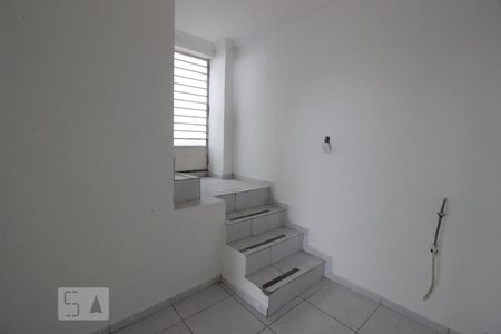 Escada de casa para alugar com 3 quartos, 220m² em Santana, São Paulo