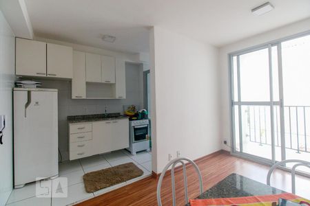 Sala de apartamento para alugar com 2 quartos, 50m² em Parque São Jorge, São Paulo