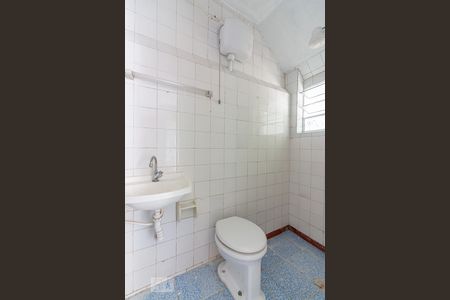 Banheiro  de casa para alugar com 1 quarto, 49m² em Butantã, São Paulo