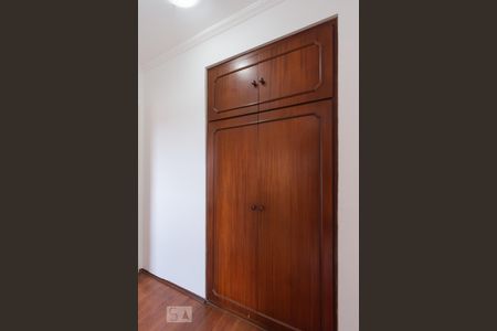 Roupeiro de apartamento para alugar com 2 quartos, 70m² em Vila Constança, São Paulo