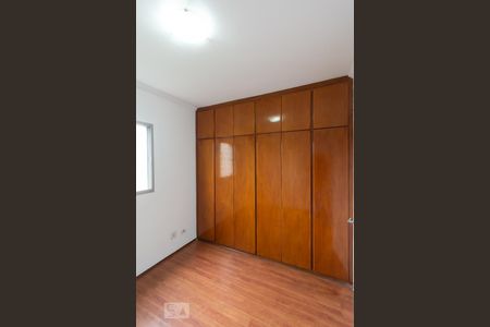 Quarto 1 de apartamento para alugar com 2 quartos, 70m² em Vila Constança, São Paulo