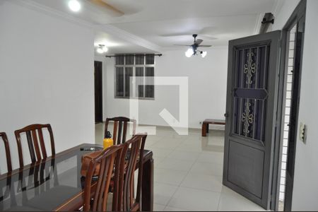 Sala de casa para alugar com 3 quartos, 304m² em Quintino Bocaiúva, Rio de Janeiro