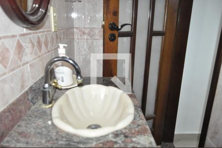 lavabo  de casa para alugar com 3 quartos, 304m² em Quintino Bocaiúva, Rio de Janeiro