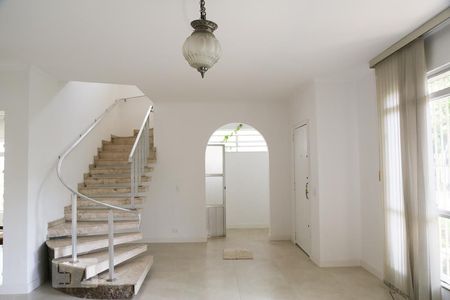 Casa à venda com 350m², 4 quartos e 5 vagasSala