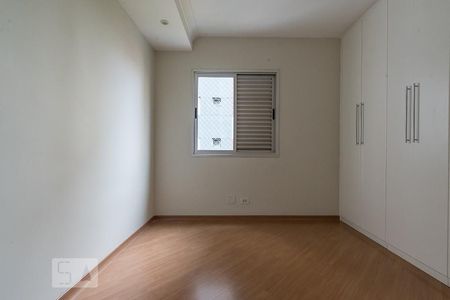 Quarto 1 de apartamento para alugar com 2 quartos, 55m² em Vila Guarani (z Sul), São Paulo