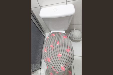 Banheiro de kitnet/studio para alugar com 1 quarto, 40m² em Boqueirão, Curitiba