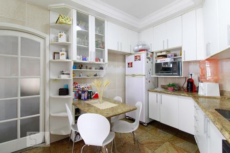 Cozinha de casa à venda com 3 quartos, 177m² em Vila Antonina, São Paulo