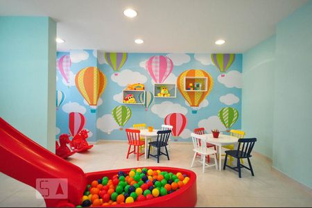 Apartamento à venda com 75m², 2 quartos e 1 vaga Apartamento à venda com 75m², 2 quartos e 1 vagaBrinquedoteca